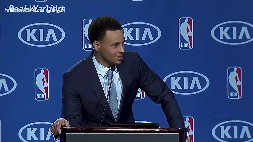 库里在2015年MVP演讲时深情告白克莱：我们要成为NBA历史上最好的后场组合！